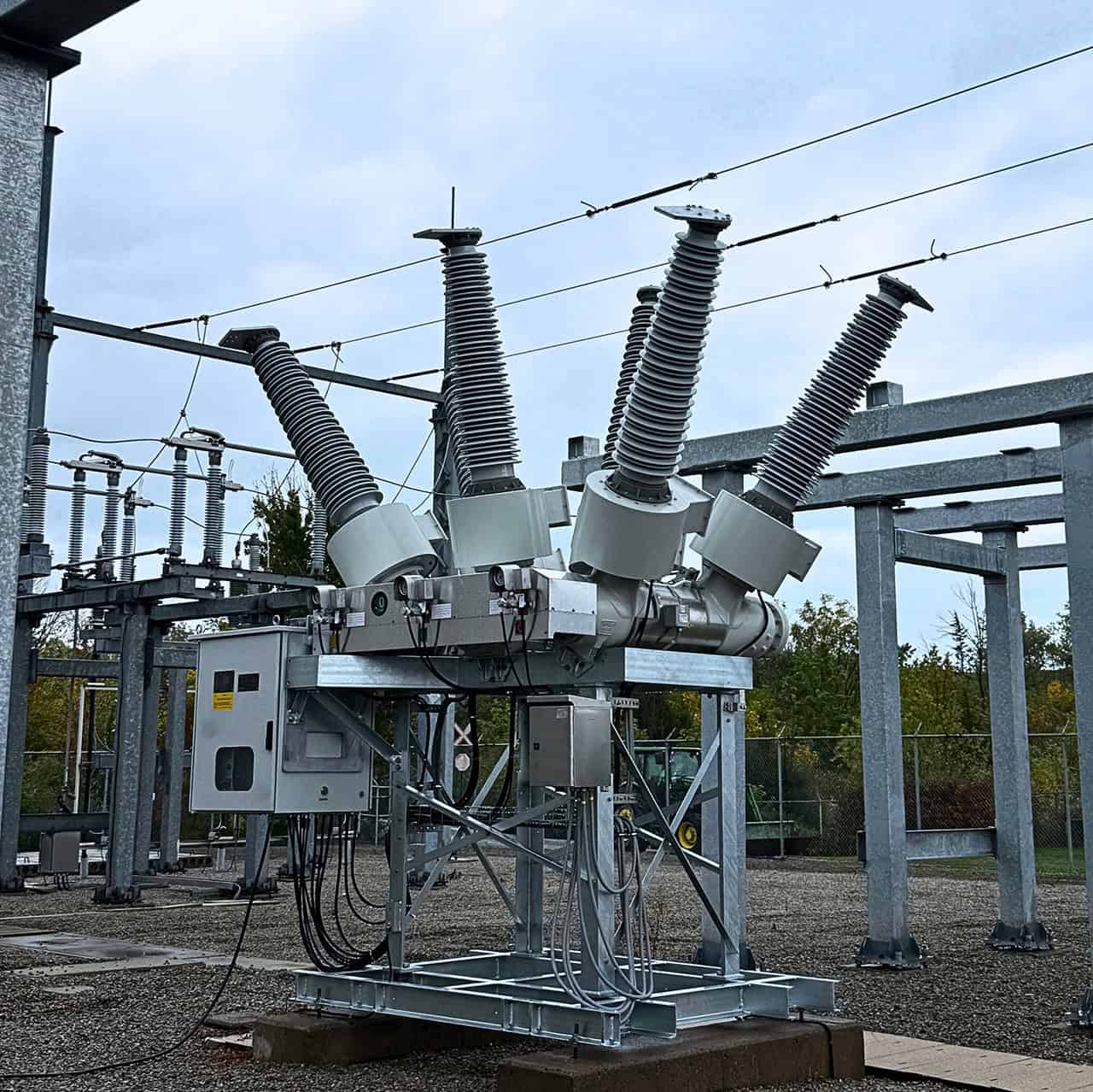 High-voltage circuit breakers